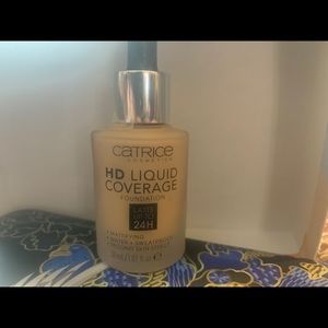 Catrice HD Liquid Coverage make-up